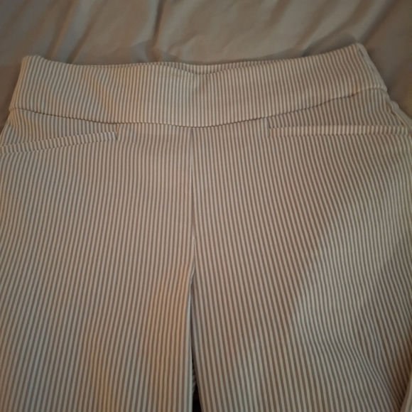 Elle Cream Pinstripe Cropped Women's Pants - Picture 5 of 10